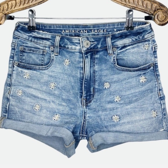 American Eagle Hi-Rise Shortie Jean Shorts with 
Floral Daisy Embroidery Size 8 - Picture 7 of 7